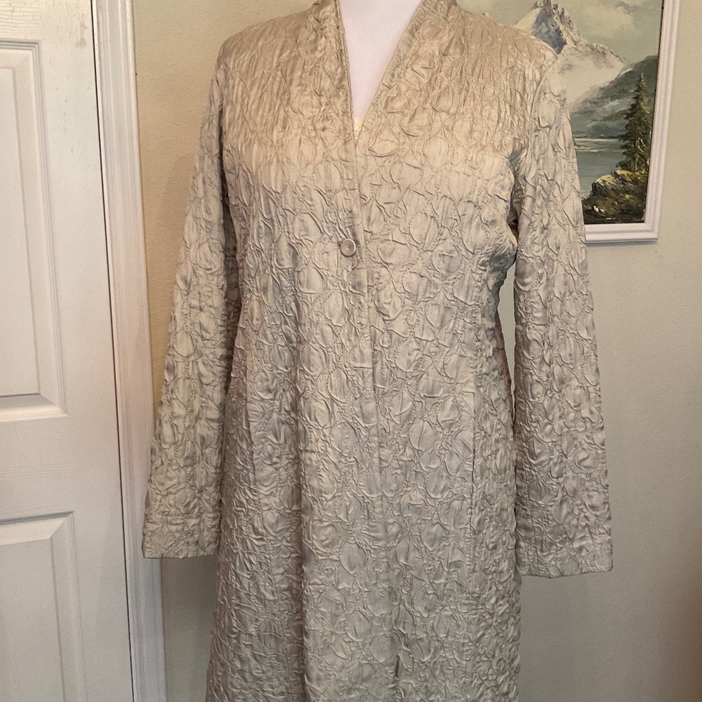 Eileen Fisher Platinum Gray Embroidered Tussah Silk one-button jacket size L